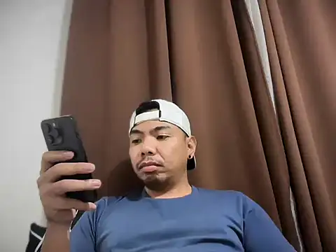 chubbybear 08 online show from February 8, 2026, 6:33 pm