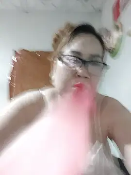 Snapshot of cuncon7700 chatting on January 7, 2026, 12:18 pm cuncon7700 online show from January 7, 2026, 12:18 pm