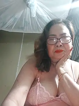 Snapshot of cuncon7700 chatting on April 3, 2026, 1:09 pm cuncon7700 online show from April 3, 2026, 1:09 pm