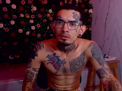 Boy tatto77 online show from May 23, 2026, 11:47 am