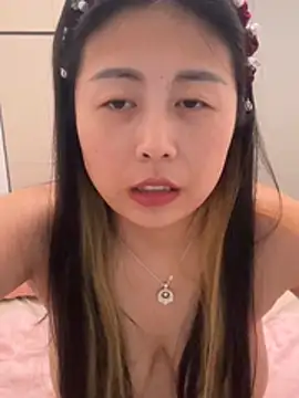 Snapshot of zzdd999 chatting on June 25, 2026, 5:17 pm zzdd999 online show from June 25, 2026, 5:17 pm