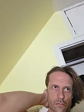 Snapshot of Danny543267 chatting on July 14, 2026, 2:05 am Danny543267 online show from July 14, 2026, 2:05 am