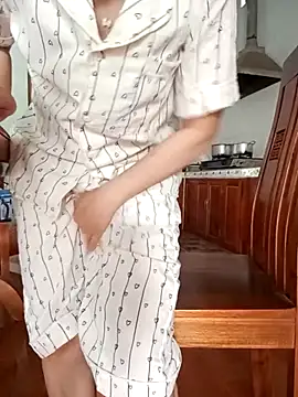 Snapshot of Sweet-Berryy chatting on March 16, 2026, 5:44 am Sweet-Berryy online show from March 16, 2026, 5:44 am