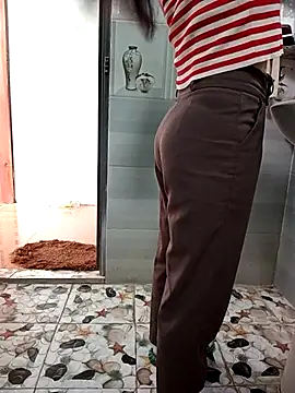 Snapshot of Sweet-Berryy chatting on March 18, 2026, 1:31 am Sweet-Berryy online show from March 18, 2026, 1:31 am