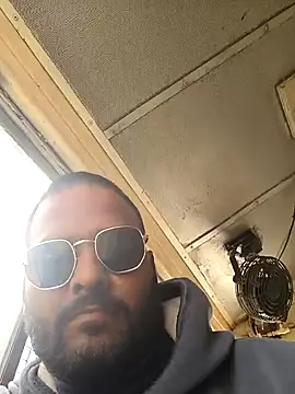 novio-de-la-tarde online show from February 15, 2026, 5:37 am