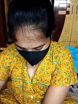 maduri   online show from February 3, 2026, 5:07 pm