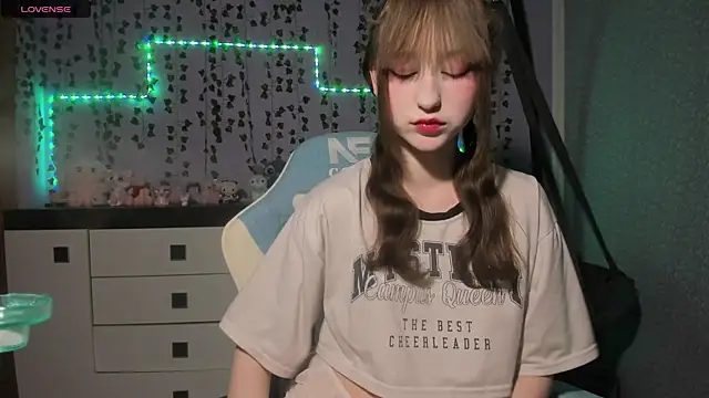 Yoonhee ki online show from July 4, 2026, 9:32 pm