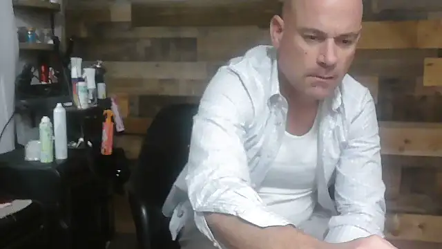 MISTERANDDEMI online show from March 5, 2026, 11:39 am