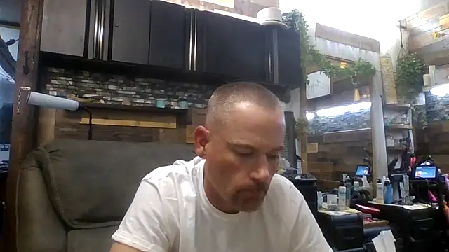 MISTERANDDEMI online show from May 18, 2026, 5:24 am