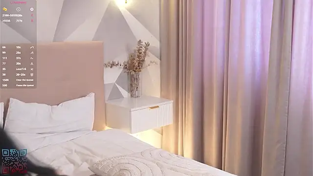 DeliaLoma online show from March 25, 2026, 6:52 am