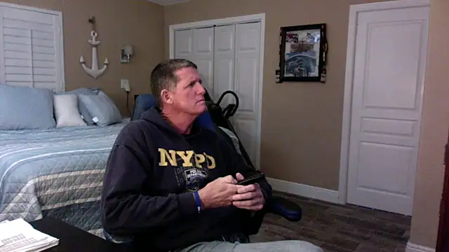 Snapshot of lvnlarge chatting on February 1, 2026, 9:46 pm lvnlarge online show from February 1, 2026, 9:46 pm