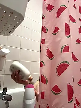 Snapshot of LilyLuck_ chatting on January 6, 2026, 11:40 pm LilyLuck online show from January 6, 2026, 11:40 pm