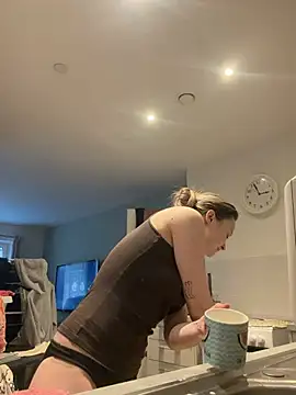 Snapshot of LilyLuck_ chatting on February 5, 2026, 2:00 pm LilyLuck online show from February 5, 2026, 2:00 pm