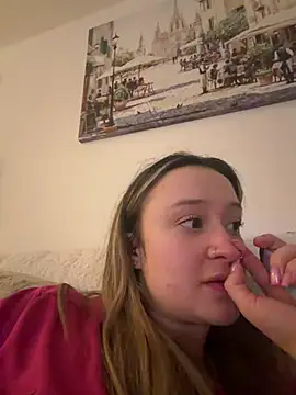 Snapshot of LilyLuck_ chatting on February 16, 2026, 2:40 am LilyLuck online show from February 16, 2026, 2:40 am