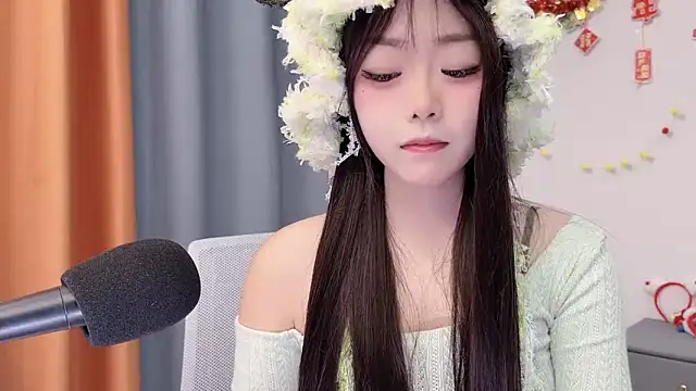 Snapshot of smalldaisy chatting on March 7, 2026, 2:19 am smalldaisy online show from March 7, 2026, 2:19 am