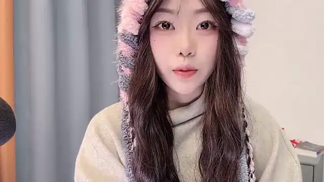 Snapshot of smalldaisy chatting on March 18, 2026, 2:37 am smalldaisy online show from March 18, 2026, 2:37 am