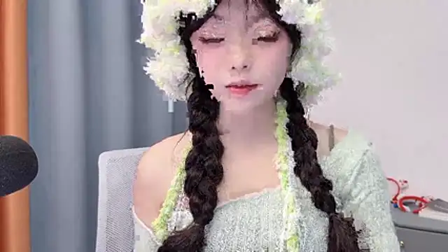 Snapshot of smalldaisy chatting on March 19, 2026, 2:04 am smalldaisy online show from March 19, 2026, 2:04 am