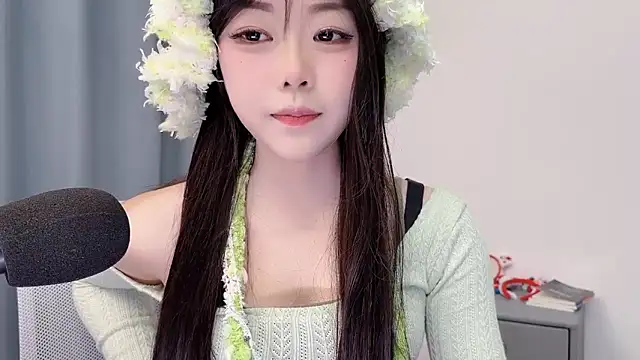 Snapshot of smalldaisy chatting on March 22, 2026, 2:26 am smalldaisy online show from March 22, 2026, 2:26 am