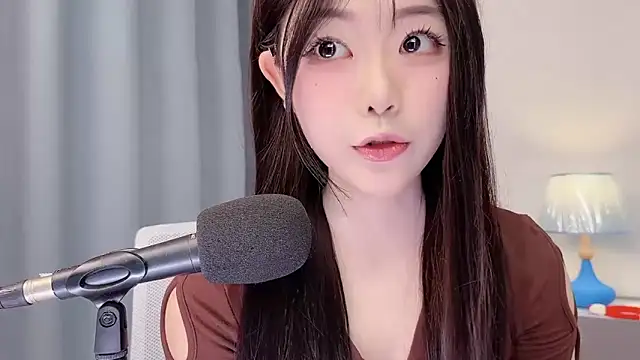 Snapshot of smalldaisy chatting on March 31, 2026, 2:35 am smalldaisy online show from March 31, 2026, 2:35 am