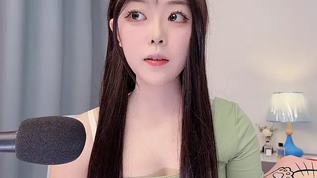 Snapshot of smalldaisy chatting on April 3, 2026, 2:31 am smalldaisy online show from April 3, 2026, 2:31 am