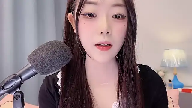 Snapshot of smalldaisy chatting on April 4, 2026, 2:32 am smalldaisy online show from April 4, 2026, 2:32 am