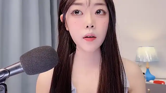 Snapshot of smalldaisy chatting on April 6, 2026, 3:26 am smalldaisy online show from April 6, 2026, 3:26 am