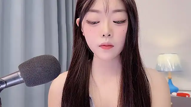 Snapshot of smalldaisy chatting on April 6, 2026, 4:46 am smalldaisy online show from April 6, 2026, 4:46 am