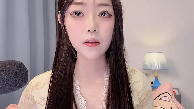 Snapshot of smalldaisy chatting on April 9, 2026, 2:22 am smalldaisy online show from April 9, 2026, 2:22 am