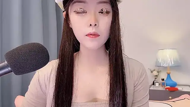 Snapshot of smalldaisy chatting on April 17, 2026, 2:47 am smalldaisy online show from April 17, 2026, 2:47 am
