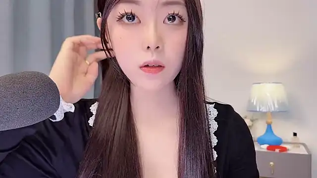 Snapshot of smalldaisy chatting on April 25, 2026, 2:03 am smalldaisy online show from April 25, 2026, 2:03 am