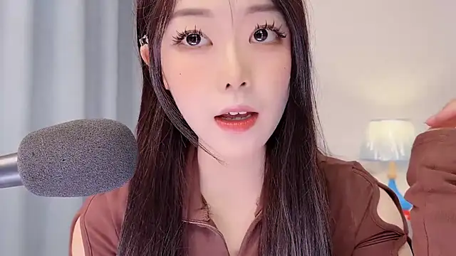 Snapshot of smalldaisy chatting on April 26, 2026, 2:42 am smalldaisy online show from April 26, 2026, 2:42 am