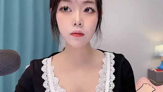 Snapshot of smalldaisy chatting on May 1, 2026, 3:33 am smalldaisy online show from May 1, 2026, 3:33 am