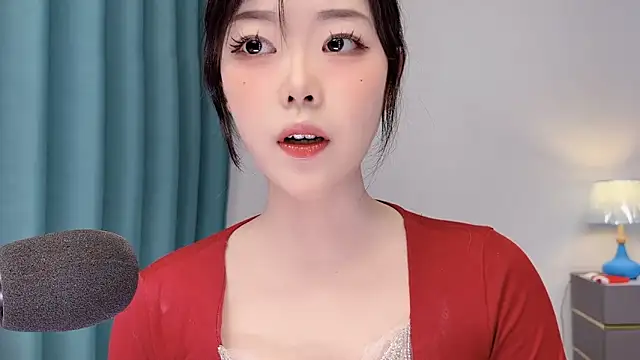 Snapshot of smalldaisy chatting on May 8, 2026, 2:28 am smalldaisy online show from May 8, 2026, 2:28 am