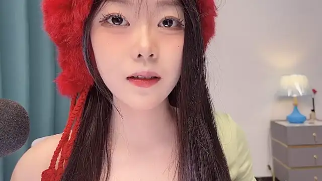 Snapshot of smalldaisy chatting on May 16, 2026, 3:03 am smalldaisy online show from May 16, 2026, 3:03 am