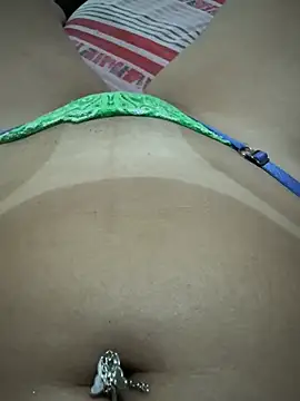 laramacedo2026 online show from April 9, 2026, 1:05 pm