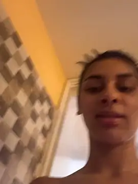 ManuelaEvans  online show from April 3, 2026, 7:34 pm