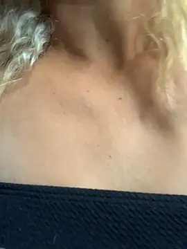 Snapshot of bety13 chatting on February 25, 2026, 9:08 am bety13 online show from February 25, 2026, 9:08 am