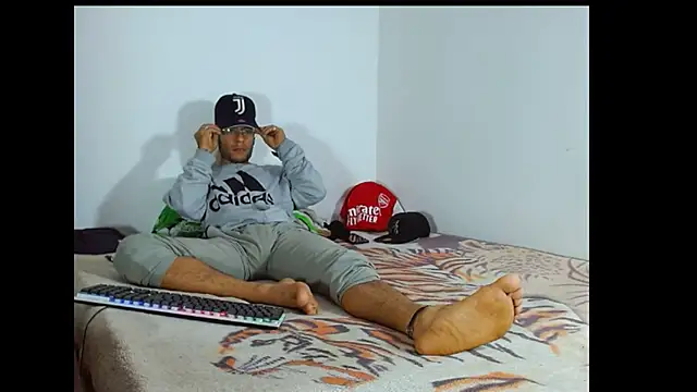 Alphamaster 92 online show from April 14, 2026, 5:02 am