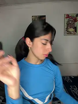 junorise23 online show from March 5, 2026, 3:35 am