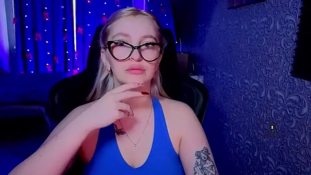 Eva Vibe  online show from March 13, 2026, 4:52 am