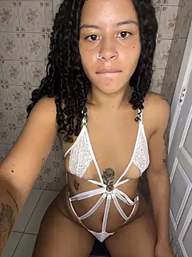 Snapshot of Estrelaa7 chatting on March 4, 2026, 12:49 am Estrelaa7 online show from March 4, 2026, 12:49 am