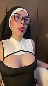 EmmaInPink online show from February 21, 2026, 5:58 pm