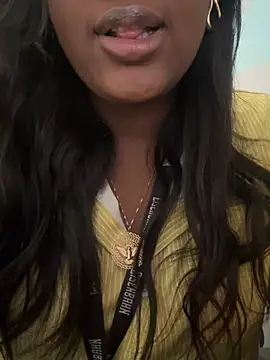 amorasecy online show from March 27, 2026, 4:29 pm