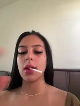 jujuarantes  2026 online show from May 7, 2026, 1:49 pm