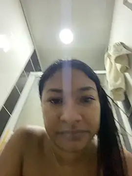 Snapshot of arianax20 chatting on December 21, 2025, 2:46 pm arianax20 online show from December 21, 2025, 2:46 pm