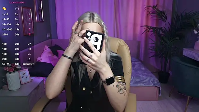 Leslie Caronn online show from April 13, 2026, 7:47 am