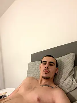 Snapshot of harveyterrence chatting on January 14, 2026, 1:33 am harveyterrence online show from January 14, 2026, 1:33 am