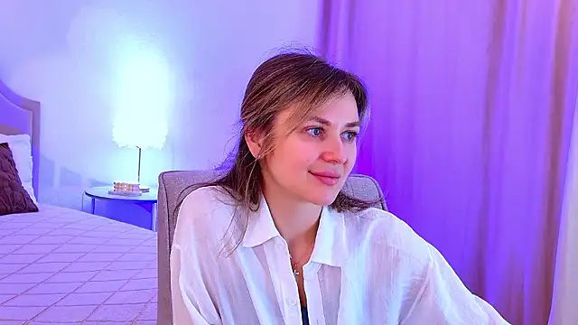 EmeraldGlow online show from March 24, 2026, 2:44 pm