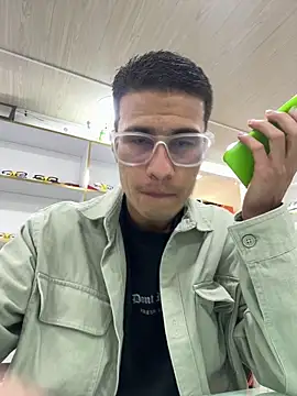 Latin Paisa Boy online show from February 11, 2026, 3:17 pm