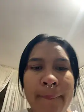 Chloe cortes online show from May 20, 2026, 5:35 am